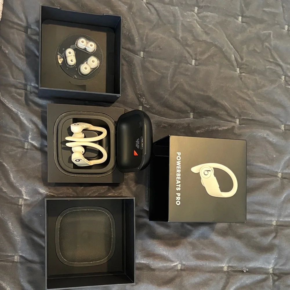 Beats by Dre Powerbeats Pro Wireless Earphones - White